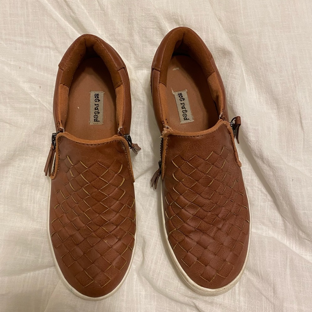 Women’s shoes
